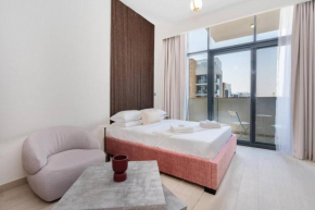 12 min from downtown - Studio - Azizi Riviera